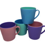 JARRO PLAST. MUG BICOLOR 400CC